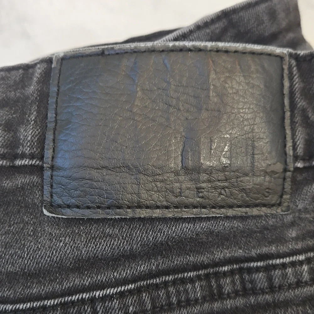 Men's DKNY Jeans - Picture 2 of 15